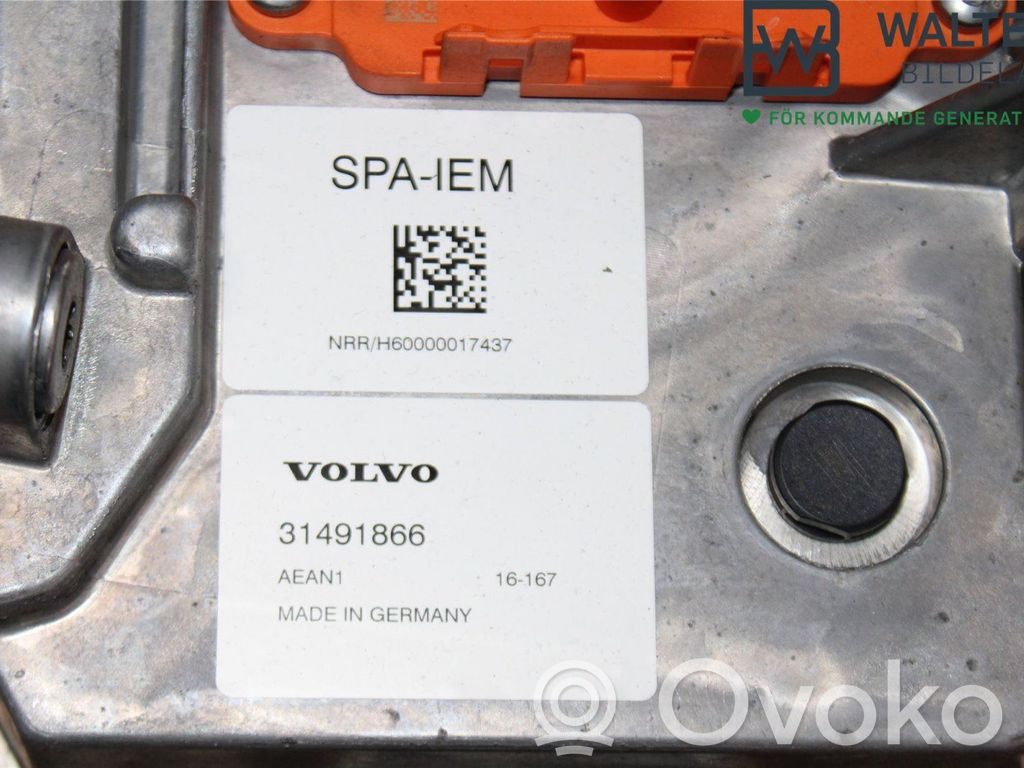 Volvo XC90 Convertor-inversor tensiune