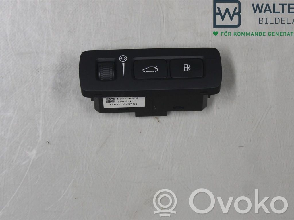 Tailgate/boot open switch button   31376509,P31376509,P31376509