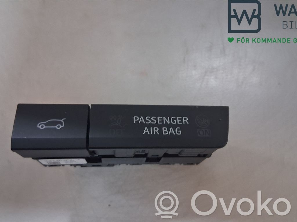 Cupra Ateca Tailgate/boot open switch button 
