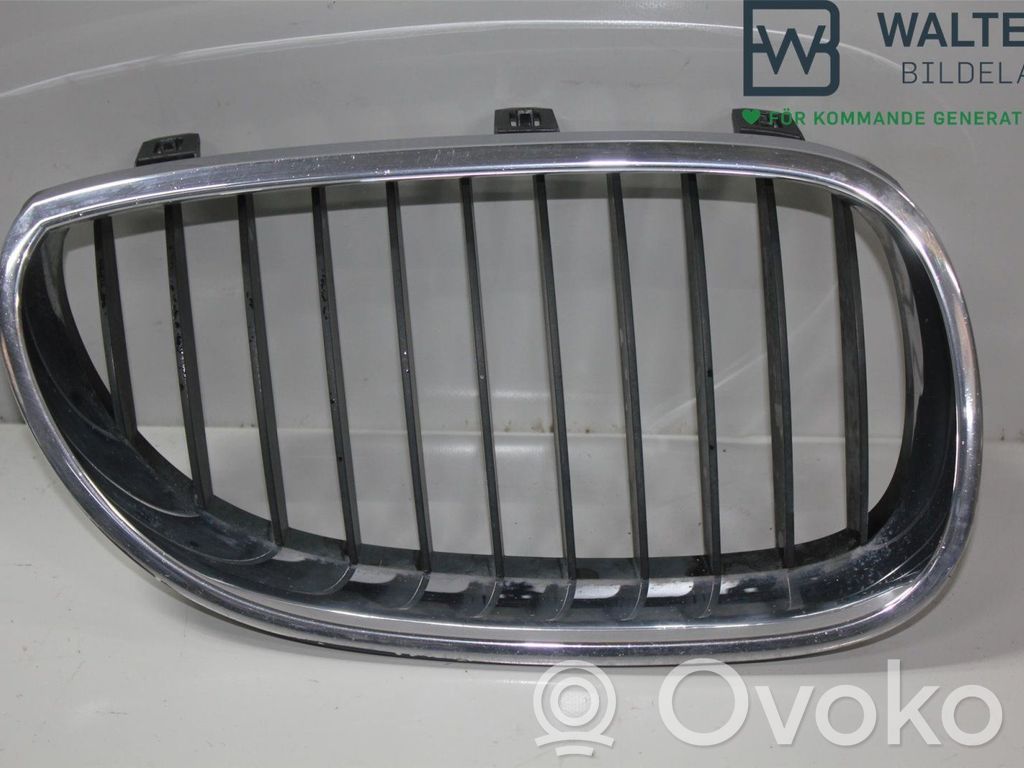 BMW 5 E60 E61 Grille inférieure de pare-chocs avant 