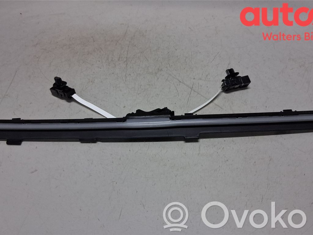 Volkswagen Golf VIII Ramă ornament torpedou bord