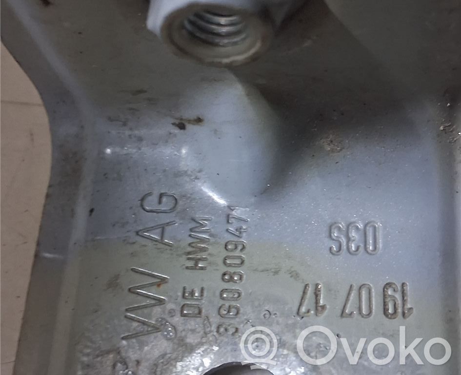 Volkswagen PASSAT B8 Bridă fixare aripă față 