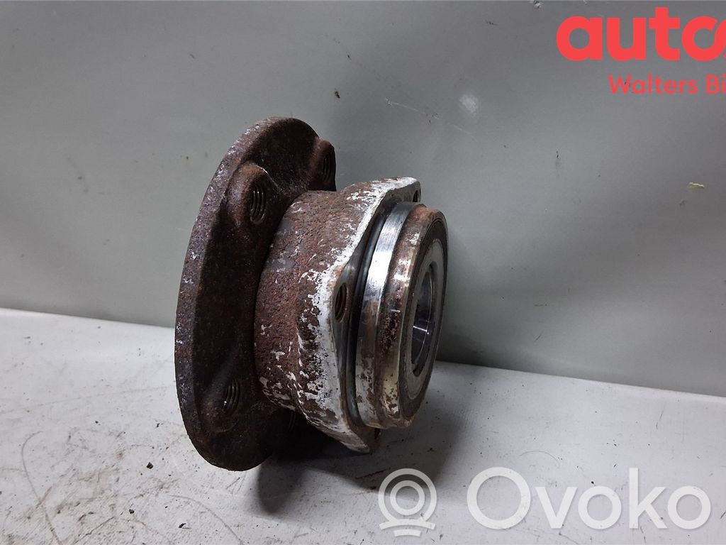 Audi Q3 F3 Mozzo portante ruota posteriore 