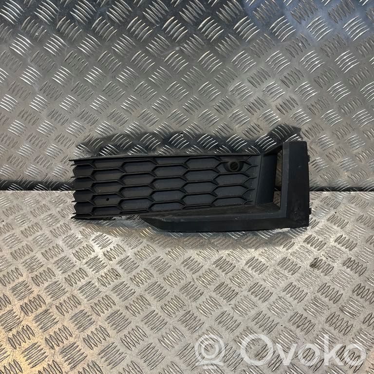 Kratka dolna zderzaka przedniego   565807368C,565807368,565807368C