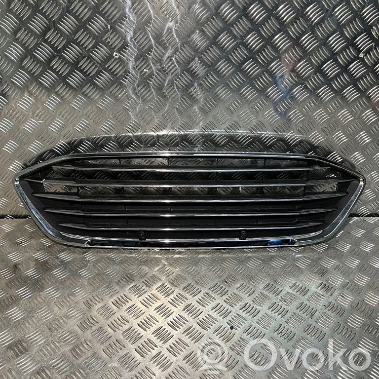 Ford Focus Augšējais režģis 