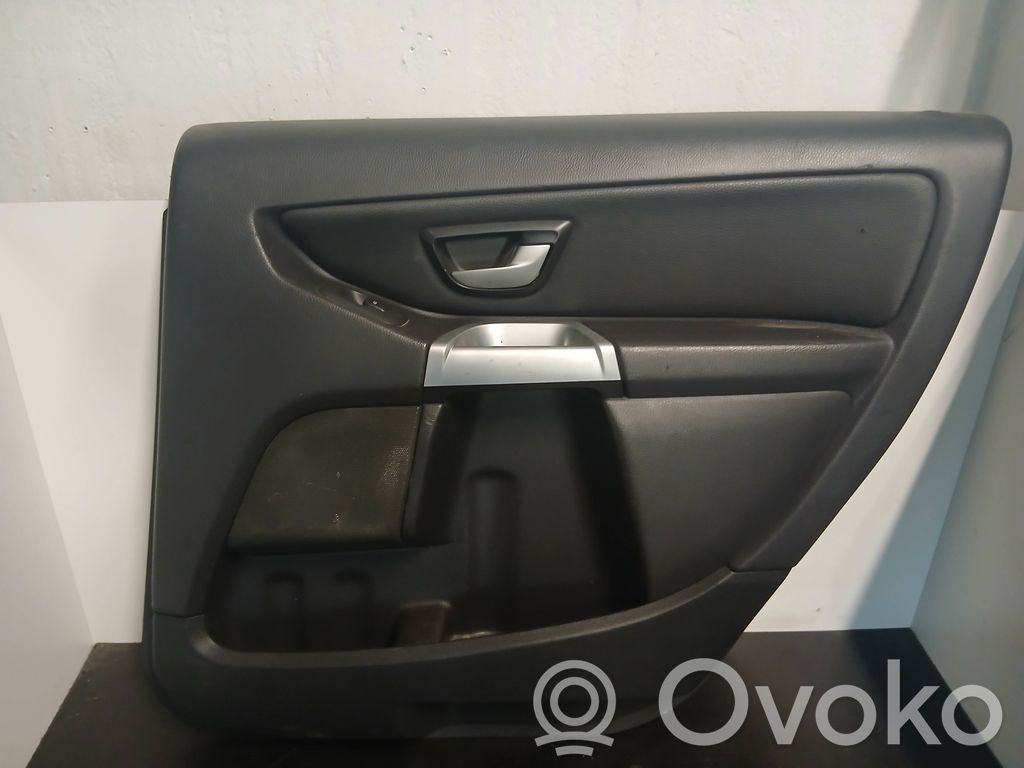 Volvo XC90 Apmušimas galinių durų (obšifke) 