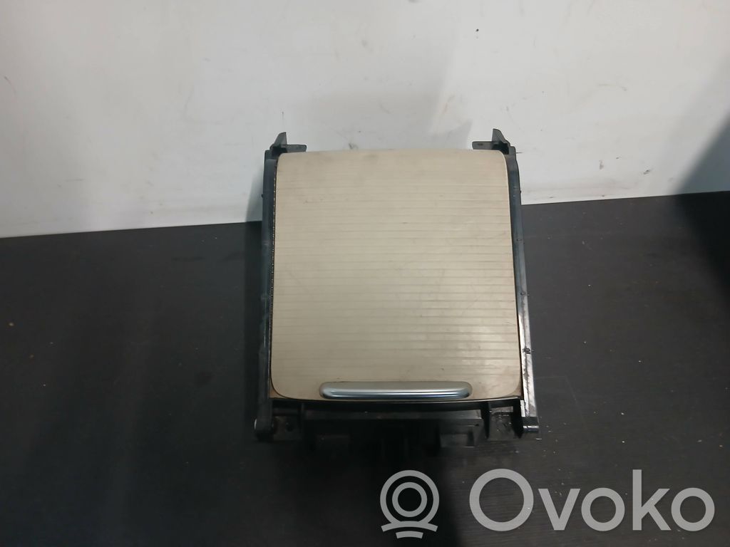 Volvo S80 Cup holder front 