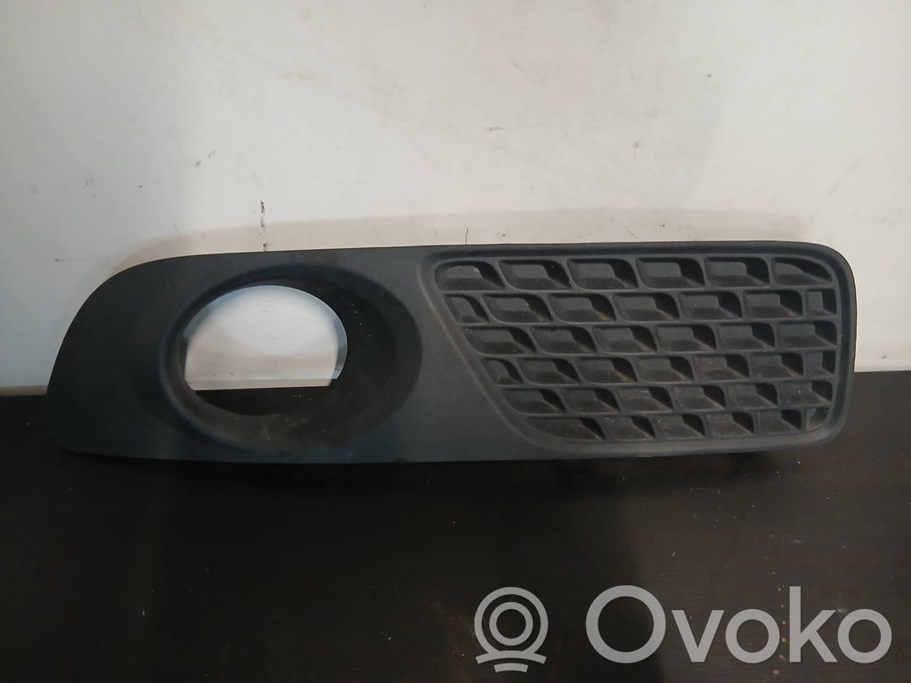 Volvo V70 Etusumuvalon ritilä 