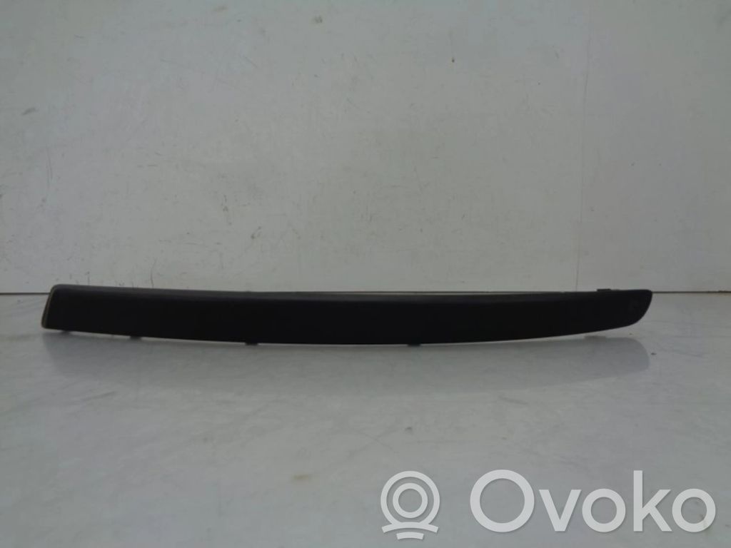 BMW 1 E81 E87 Takapuskurin koristemuotolista 