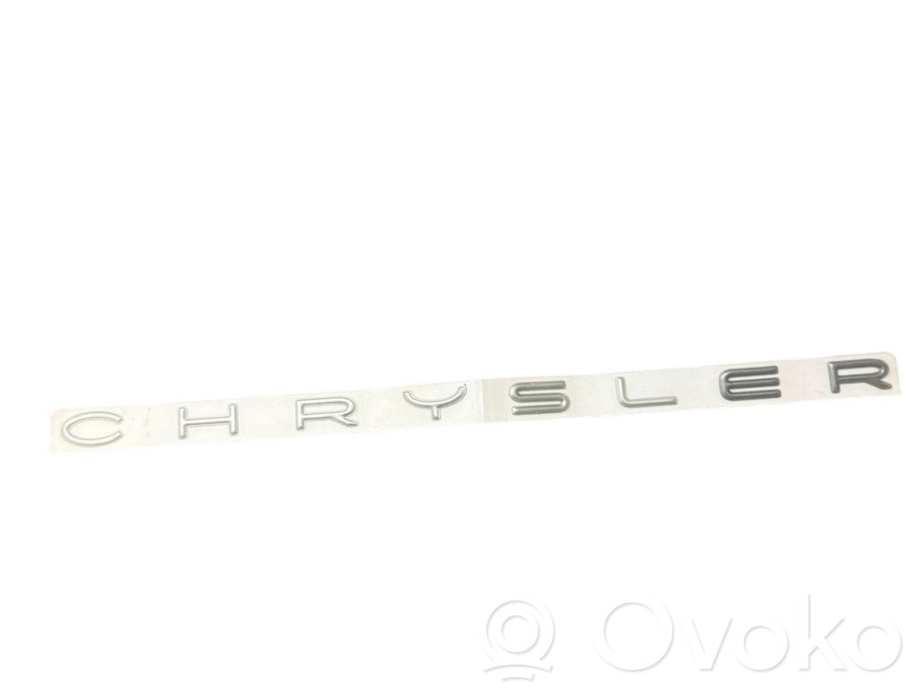 Chrysler Grand Voyager V Herstelleremblem / Schriftzug 