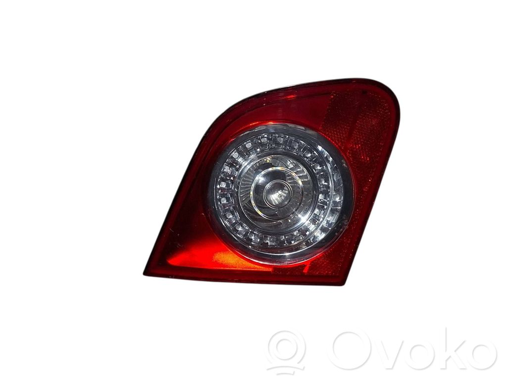 Volkswagen PASSAT B6 Lampy tylnej klapy bagażnika 