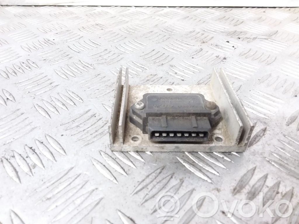 Volkswagen Golf II Ignition amplifier control unit 