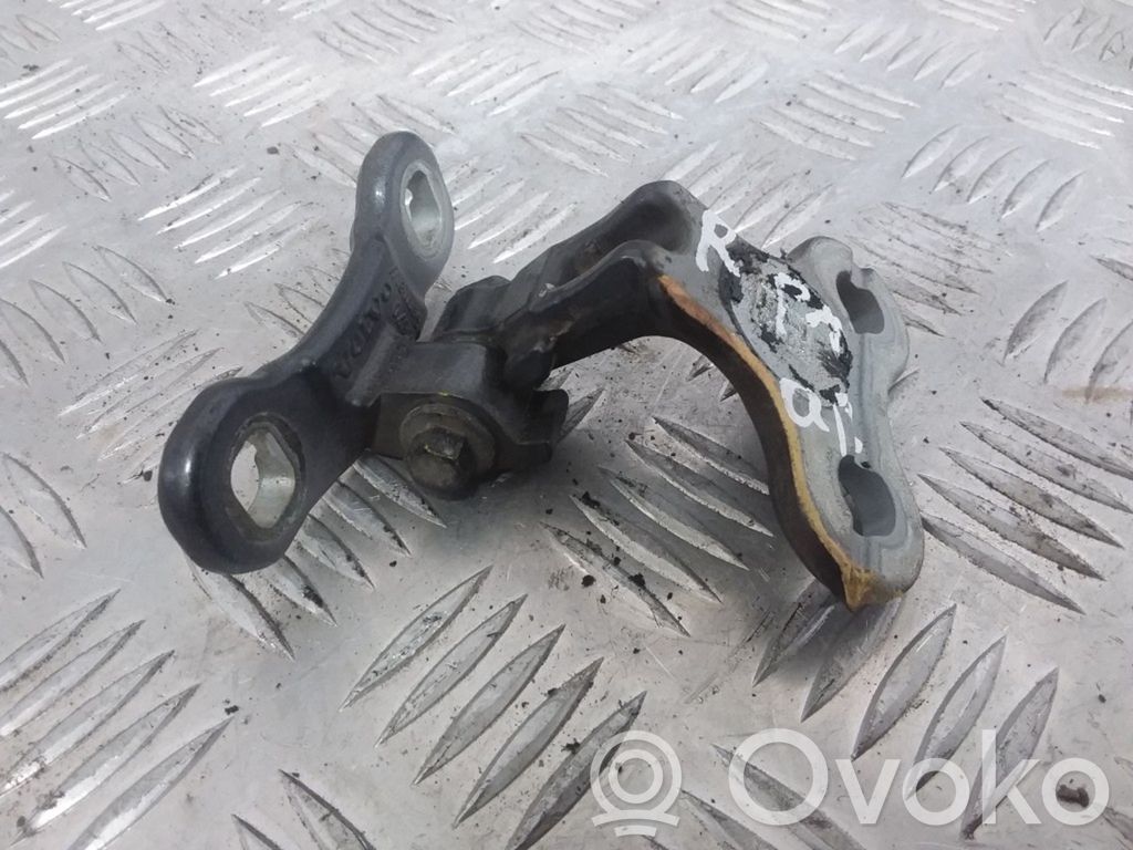 Volvo S40 Front door lower hinge 