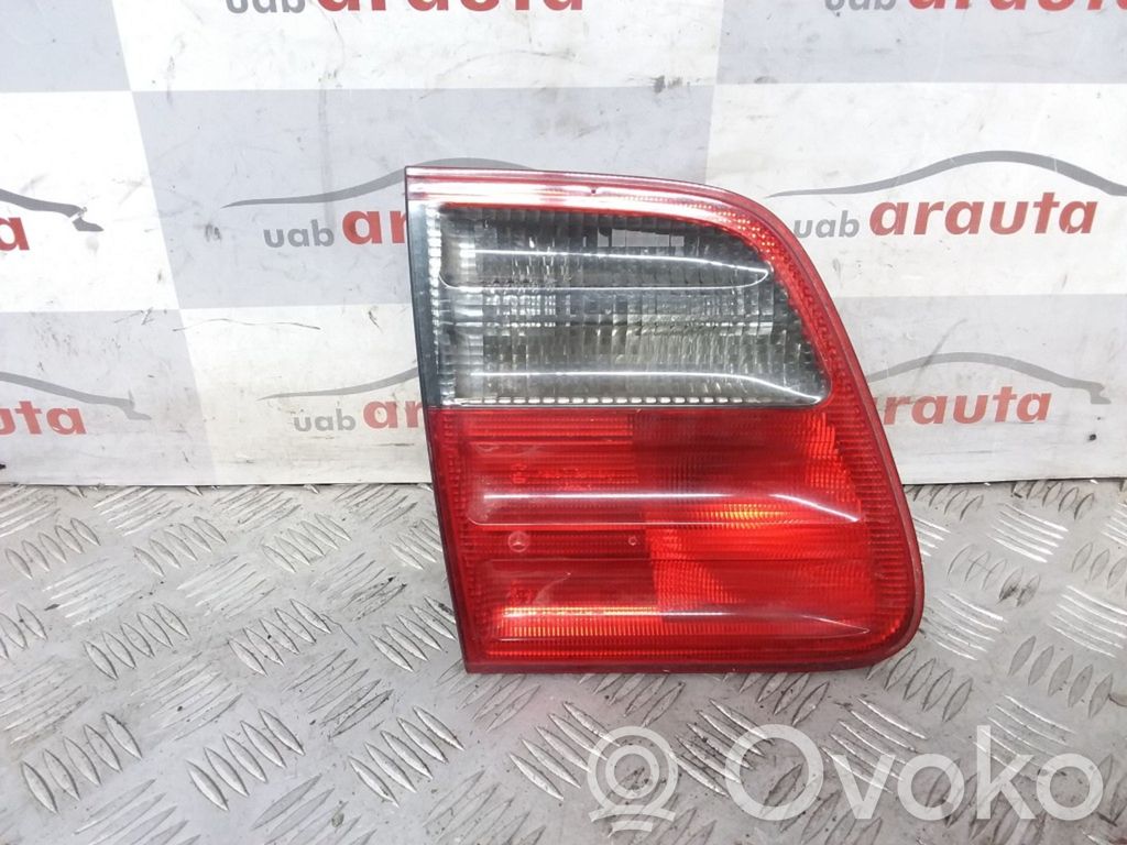 Mercedes-Benz E W210 Lampy tylnej klapy bagażnika 