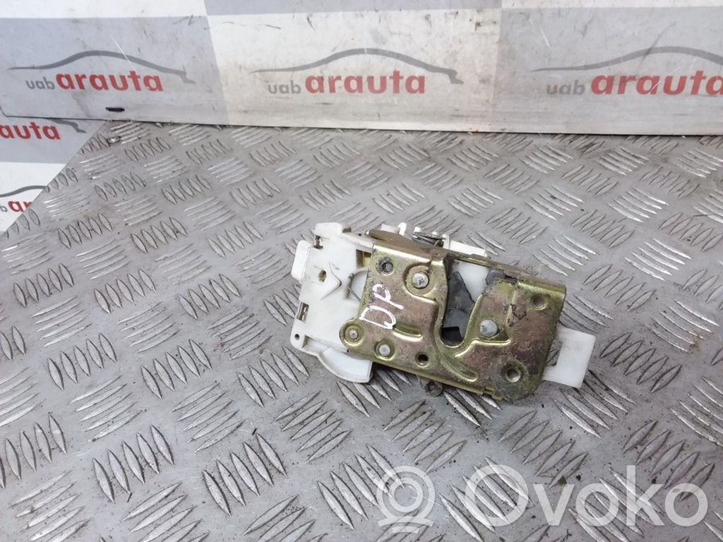 Ford Mondeo Mk III Priekšpusē slēdzene 
