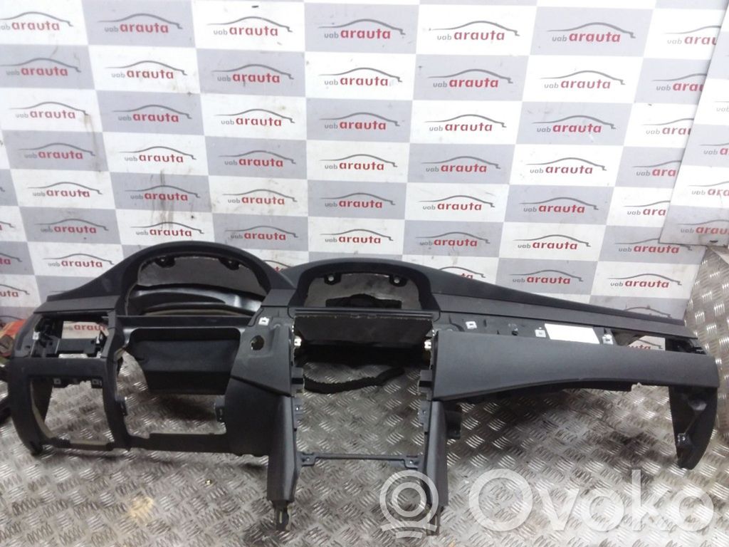 BMW 5 E60 E61 Dashboard 