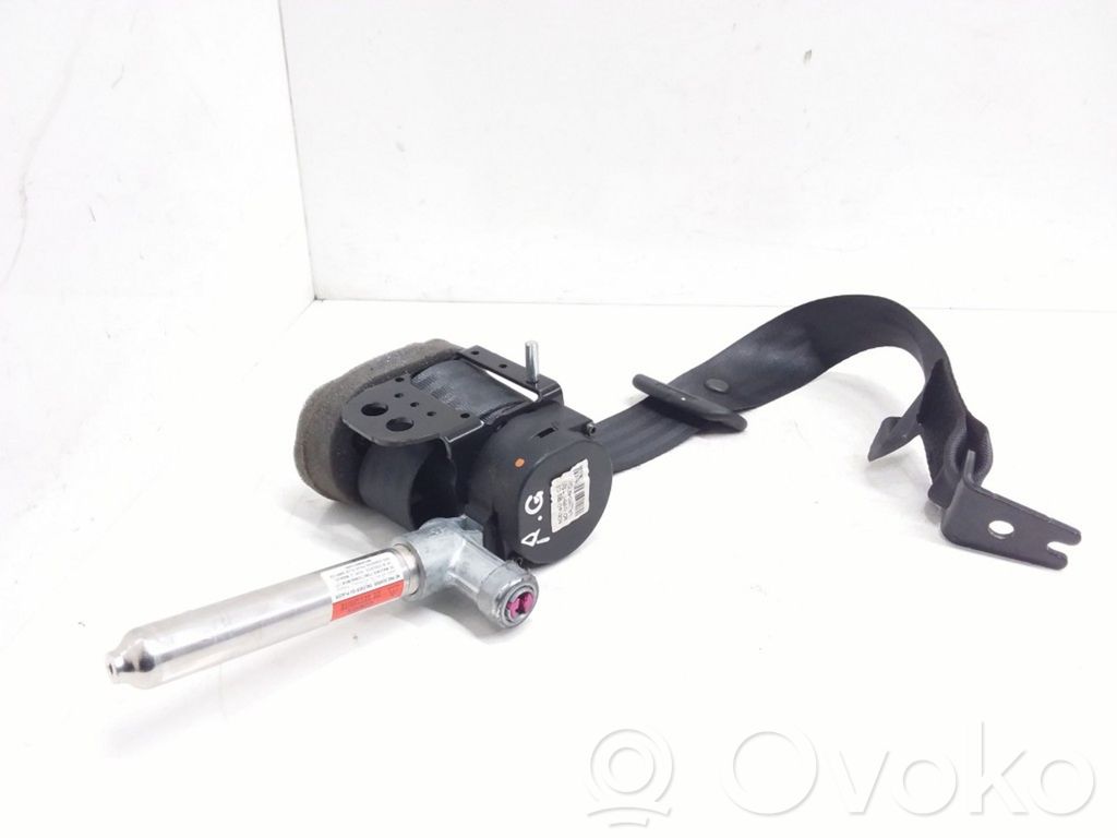 Volvo C30 Cinturón trasero 