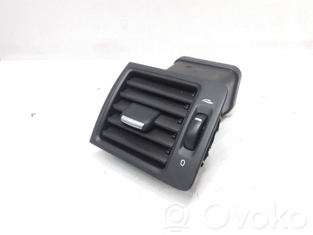 Volvo C30 Moldura protectora de la rejilla de ventilación lateral del panel 