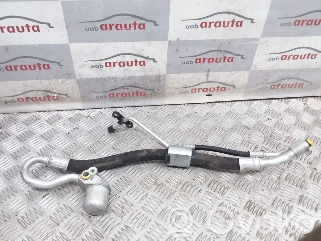 BMW 3 E90 E91 Ilmastointilaitteen putki (A/C) 