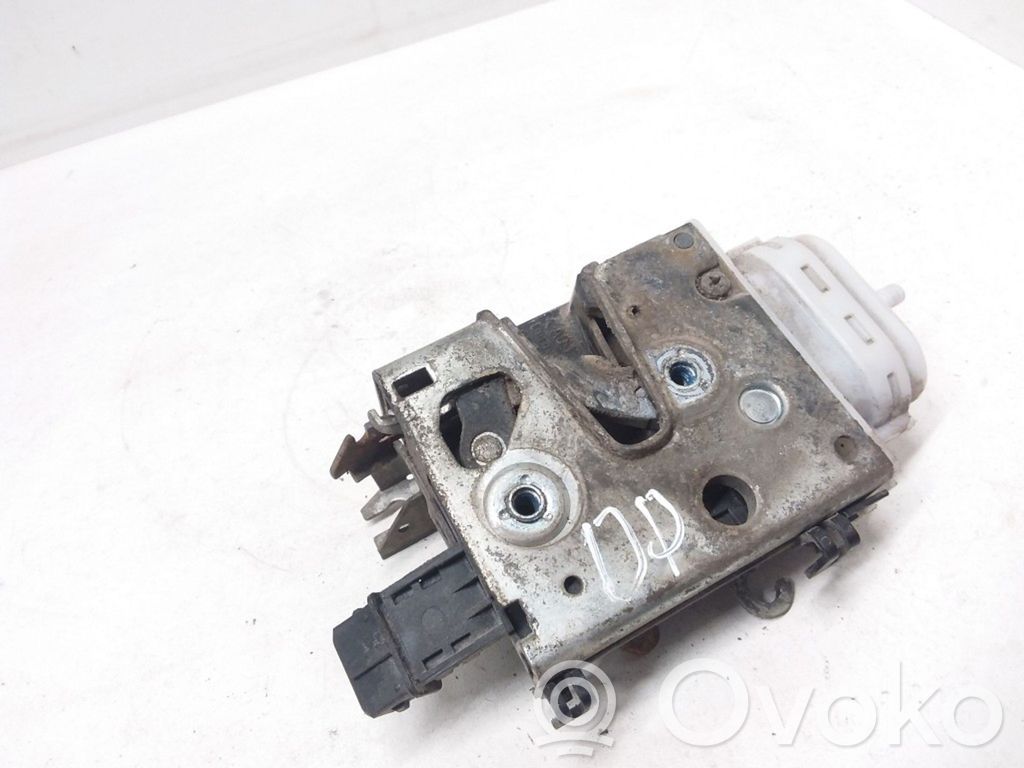 Audi 100 S4 C4 Serrure de porte avant 
