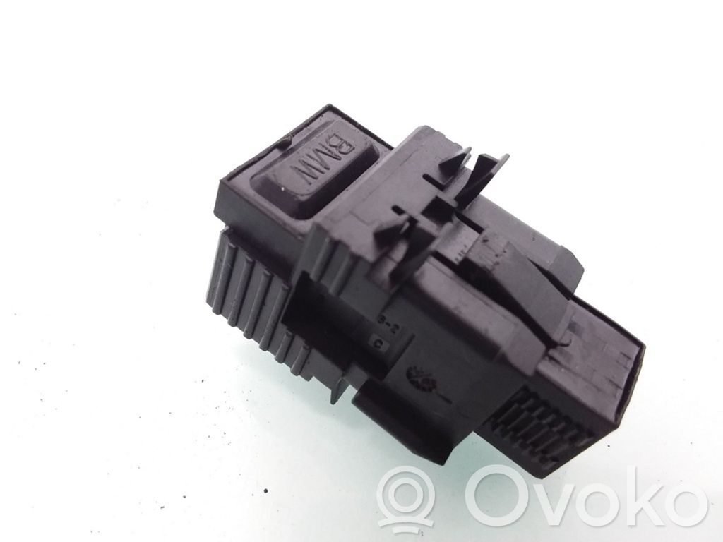 BMW 3 E90 E91 Bremzes pedāļa sensors 