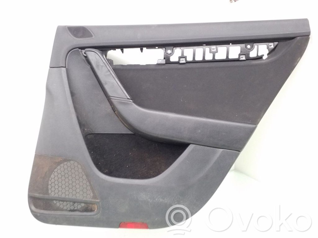 Volkswagen PASSAT B7 Boczki / Poszycie drzwi tylnych 
