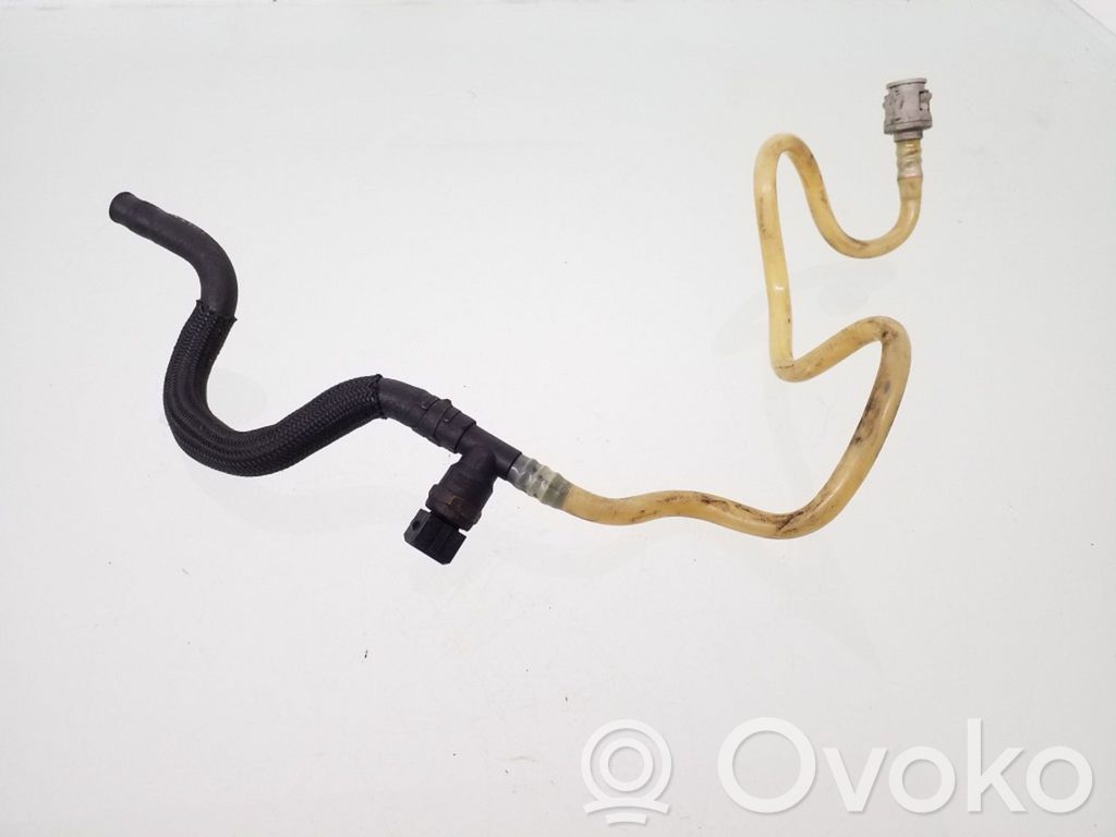 BMW 5 E60 E61 Degvielas caurulīte (-es) 