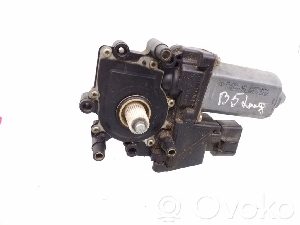 Audi A6 S6 C5 4B Front door window regulator motor 
