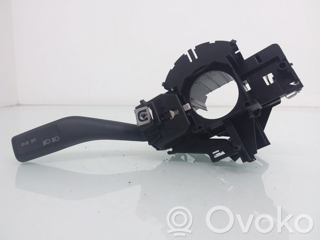 Volkswagen Golf V Palanca de intermitentes 