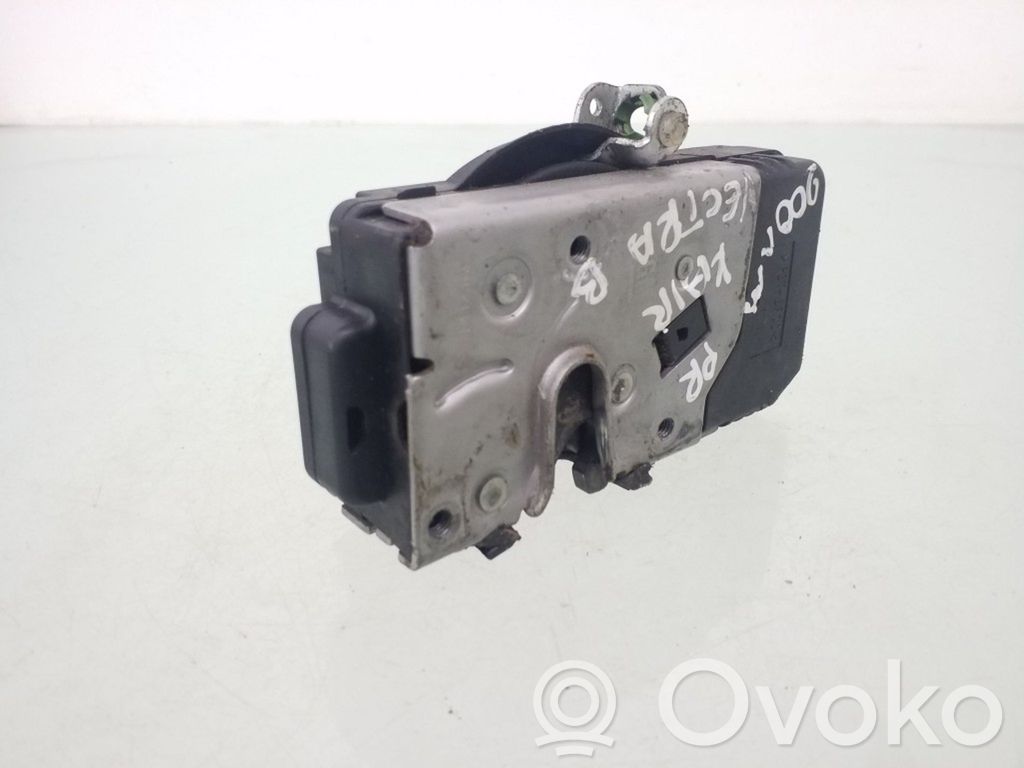 Opel Vectra B Front door lock 