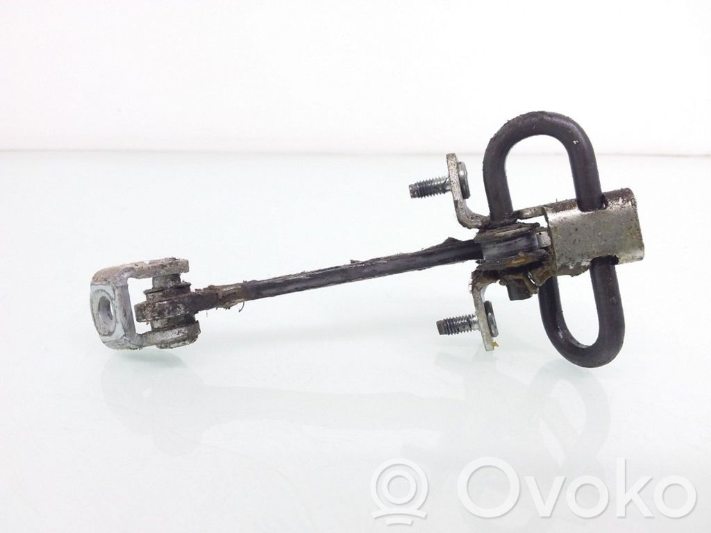Opel Signum Takaoven pidätin 