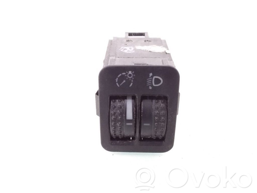 Headlight level height control switch   7M5941333