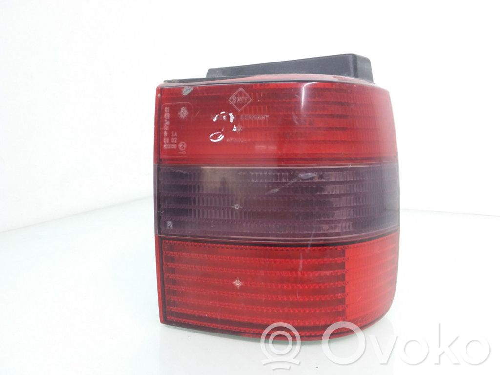 Volkswagen PASSAT B4 Lampa tylna 