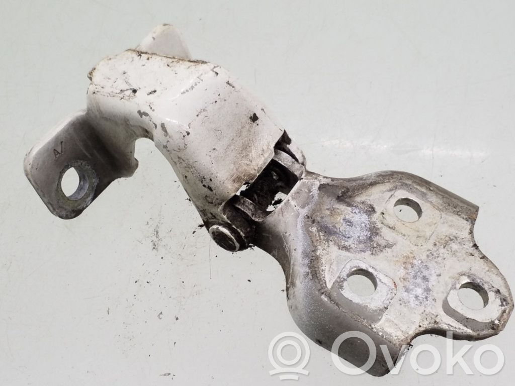 Opel Movano A Front door lower hinge 