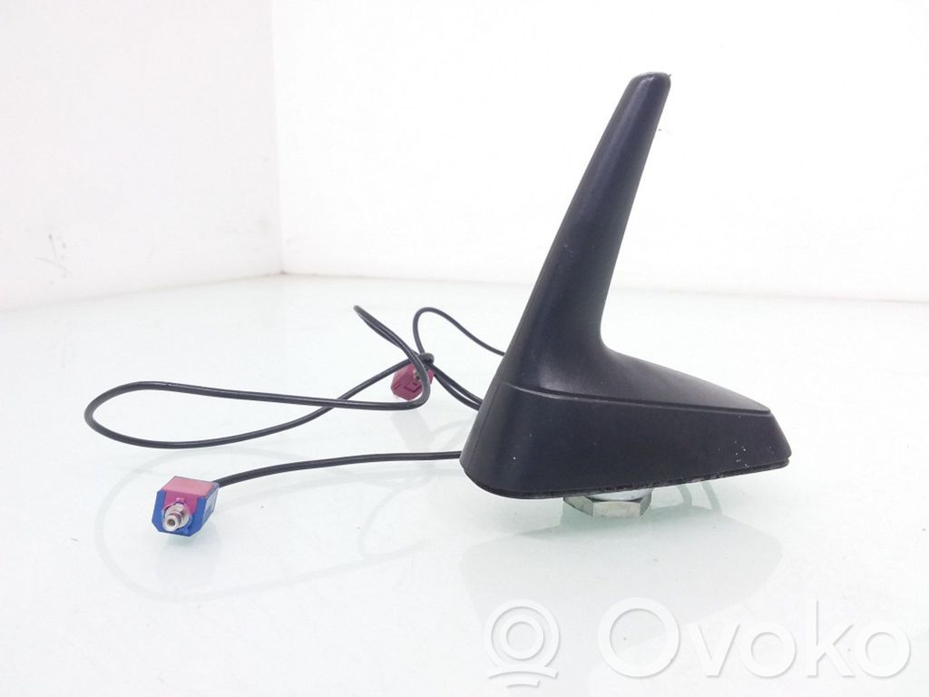 Audi A6 S6 C5 4B GPS-pystyantenni 