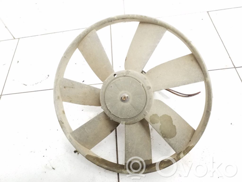Volkswagen Golf III Elektryczny wentylator chłodnicy 