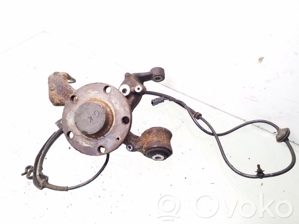 Audi A4 S4 B7 8E 8H Zwrotnica koła tylnego 
