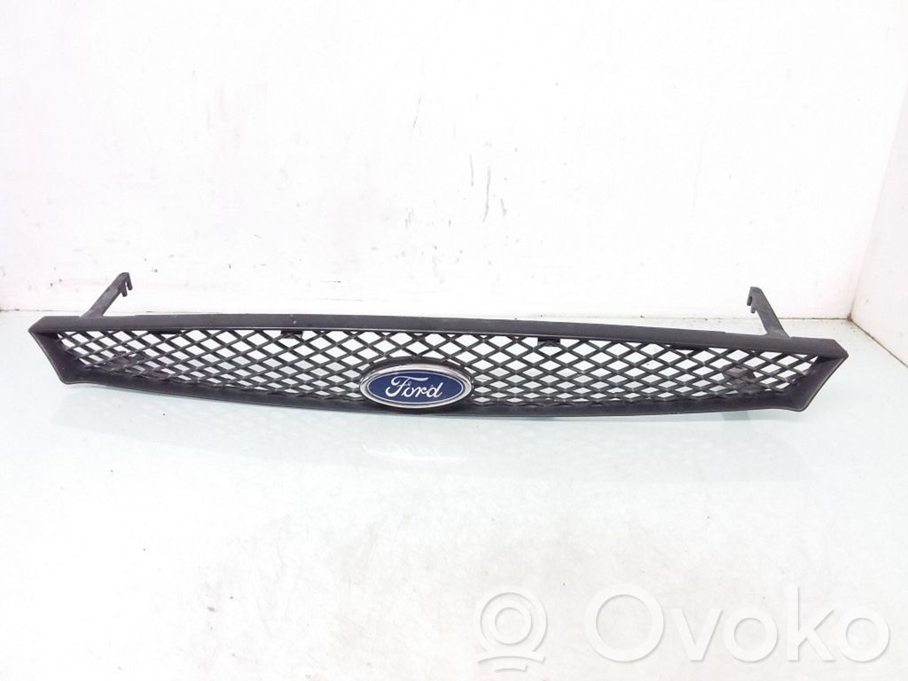 Ford Focus Front bumper upper radiator grill 