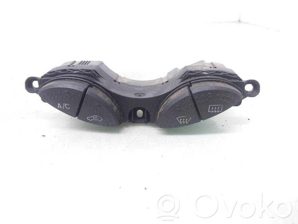Ford Focus Windscreen/window heater switch 