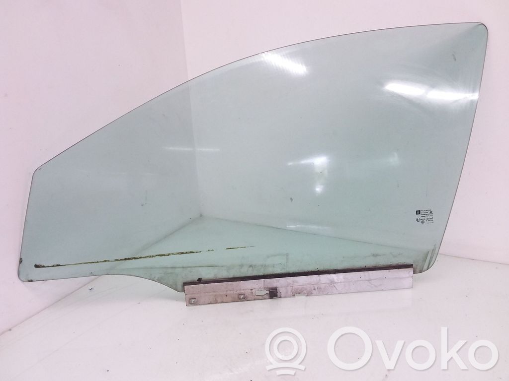 Opel Astra H Szyba drzwi przednich 