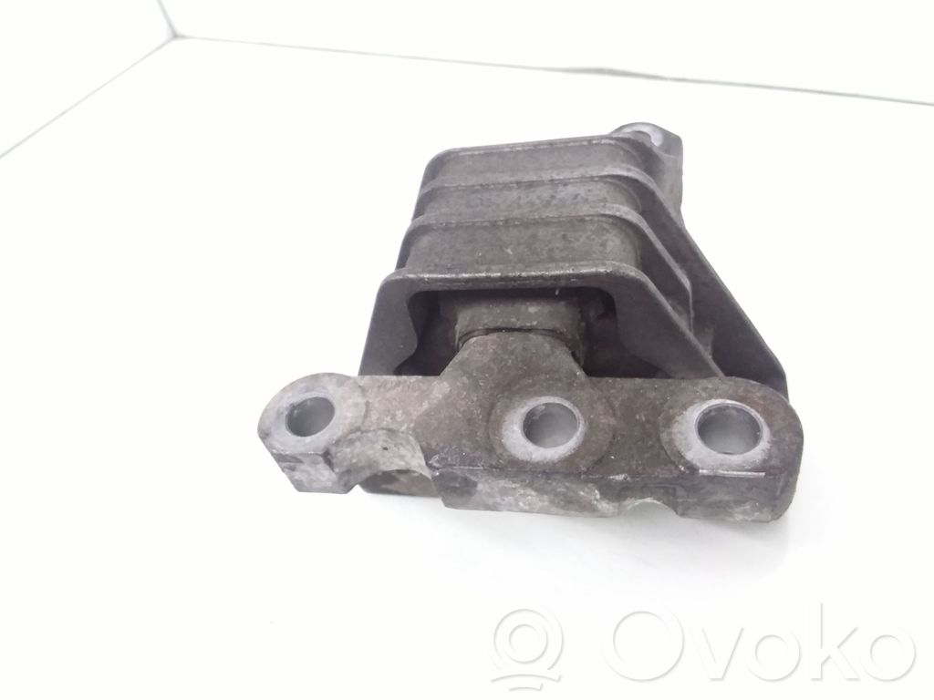 Opel Vectra C Engine mount bracket 