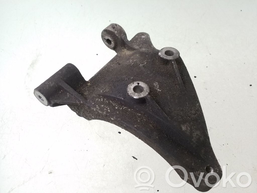 Volkswagen PASSAT B5.5 A/C compressor mount bracket 