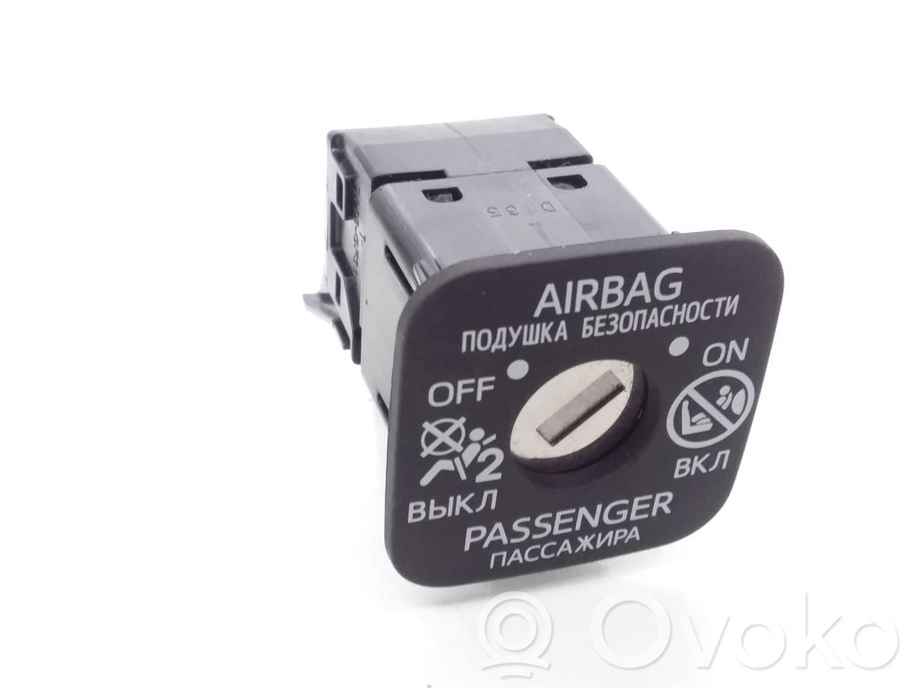 Toyota Auris E180 Passenger airbag on/off switch 