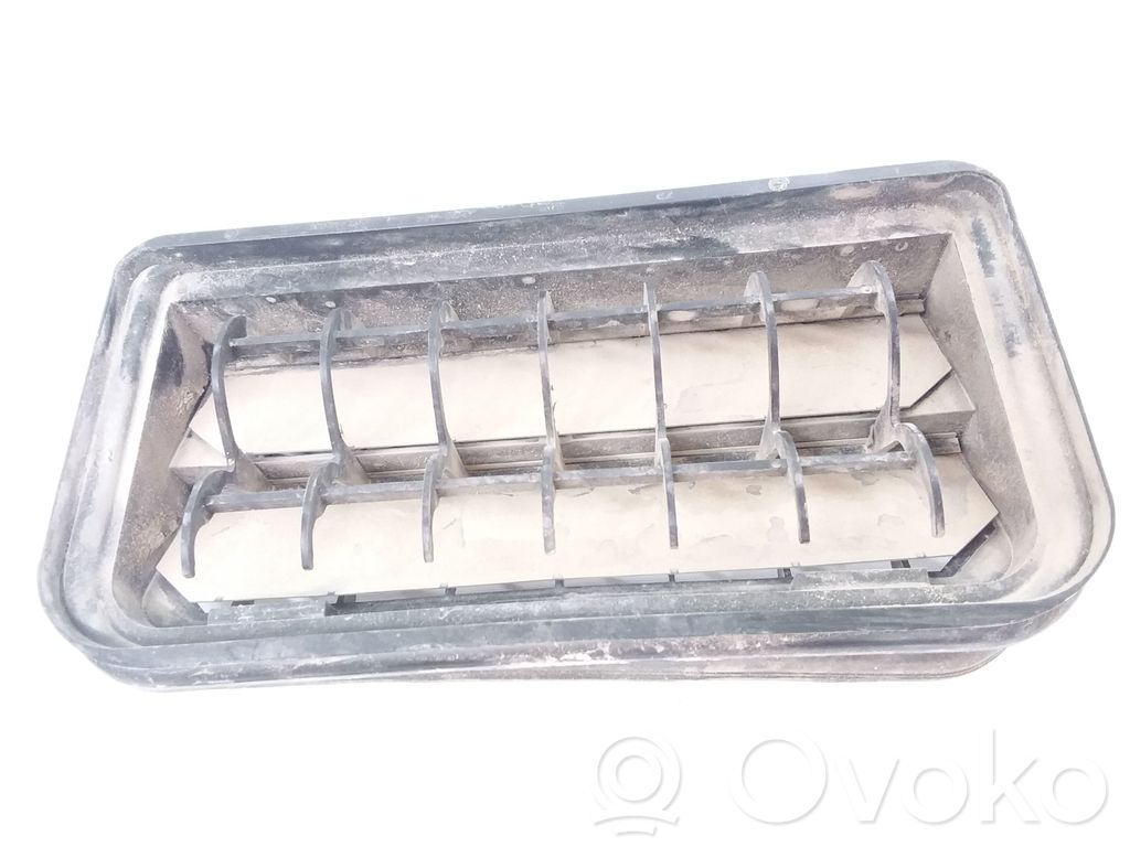 Volkswagen PASSAT B7 Grilă ventilație laterală 
