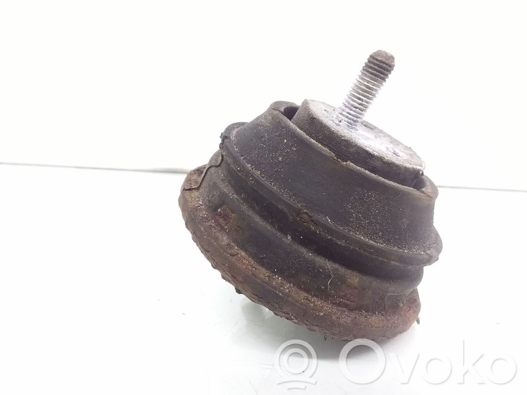 BMW 5 E39 Engine mount bracket 