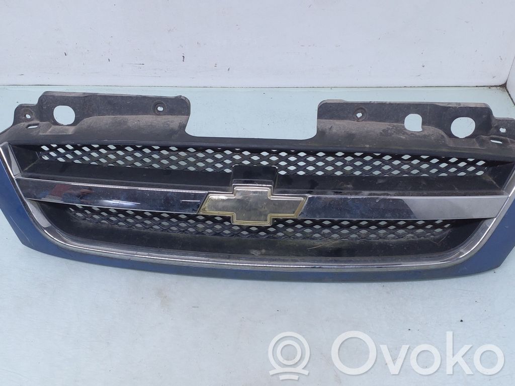 Chevrolet Tacuma Front bumper upper radiator grill 
