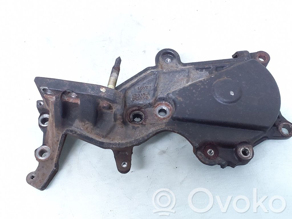 Toyota Avensis T250 Engine mounting bracket 