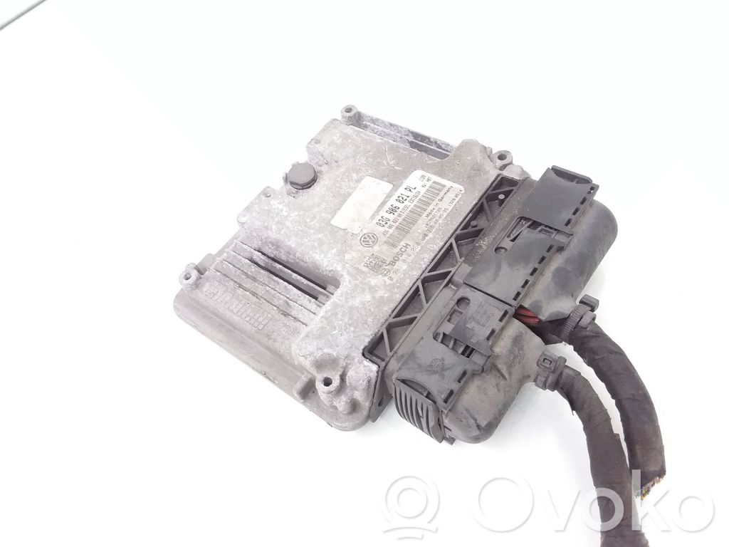 Volkswagen Golf V Engine control unit/module 