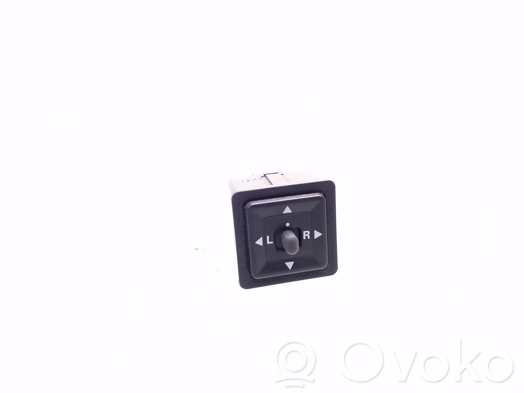 Mitsubishi Colt Wing mirror switch 