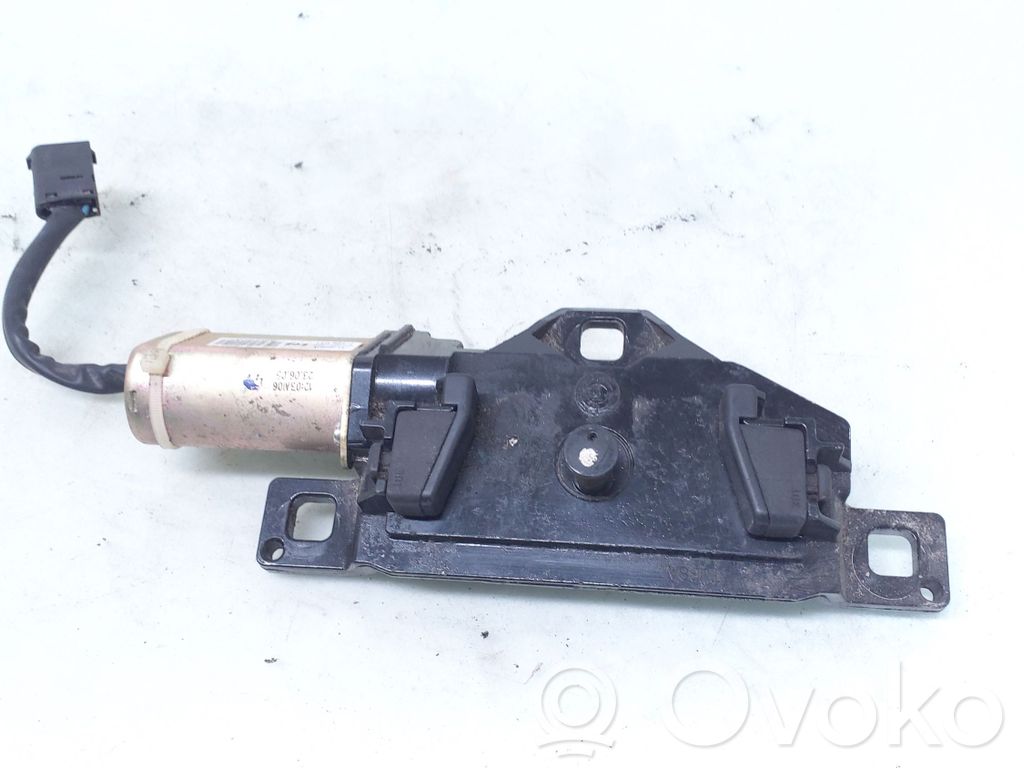 BMW 5 E60 E61 Siłownik elektryczny podnoszenia klapy tylnej / bagażnika